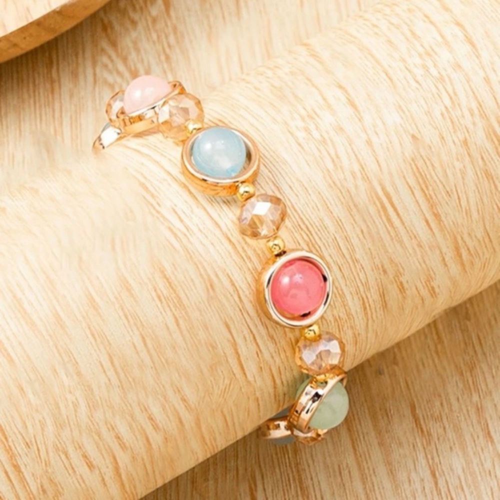 🛍️ Gold Multicolored Crystal Beaded Bracelet - Picture 2 of 4